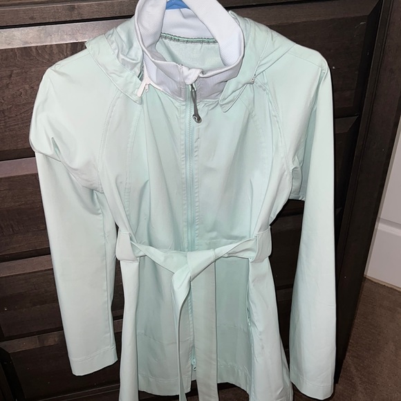 Lululemon jacket - Picture 2 of 6